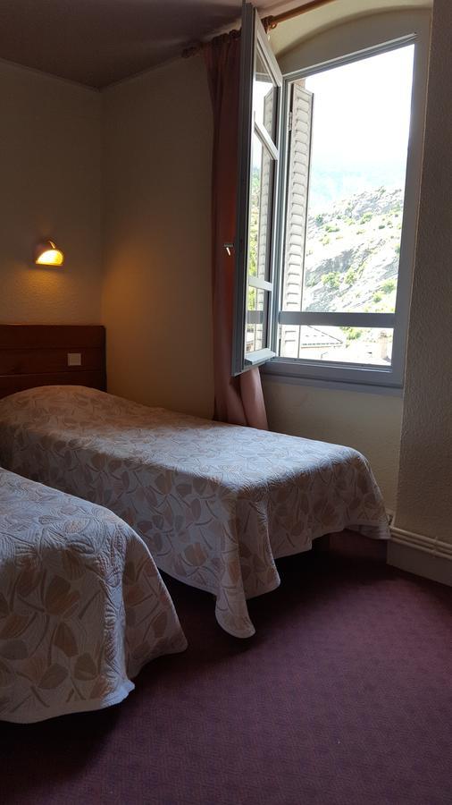 Hôtel Restaurant Glaizette LʼArgentière-la-Bessée Extérieur photo