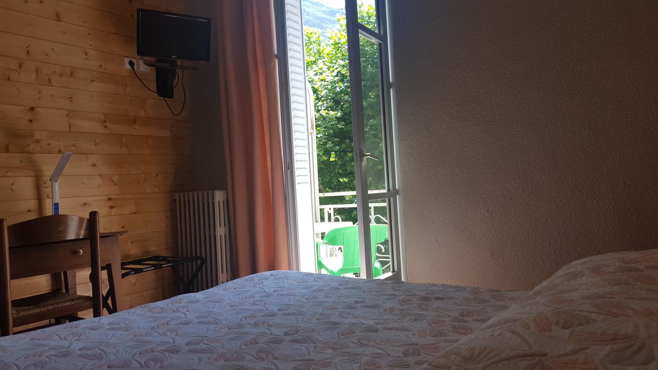 Hôtel Restaurant Glaizette LʼArgentière-la-Bessée Extérieur photo